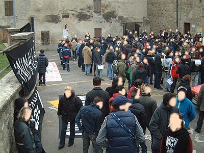 Manifestazione Chiudere Morini